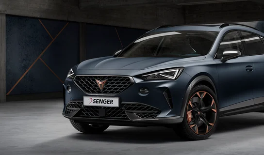 SUV CUPRA Formentor in der Vorderansicht.